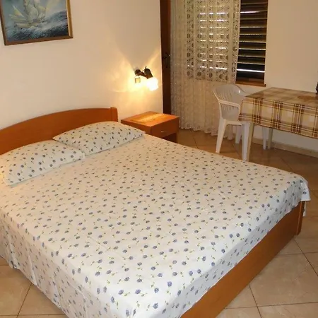 In With Seaview, Terrace, Air Condition, Wifi *