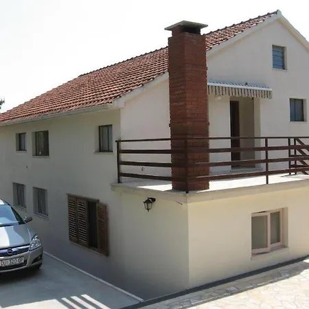 In With Seaview, Terrace, Air Condition, Wifi 아파트