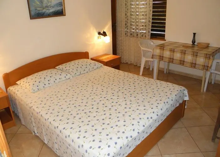 In With Seaview, Terrace, Air Condition, Wifi *